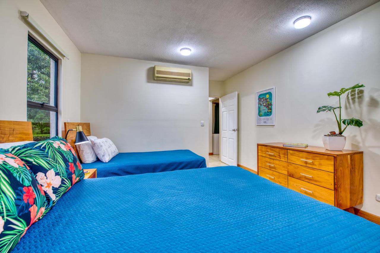 Golden Getaway Apartments Либерия Екстериор снимка