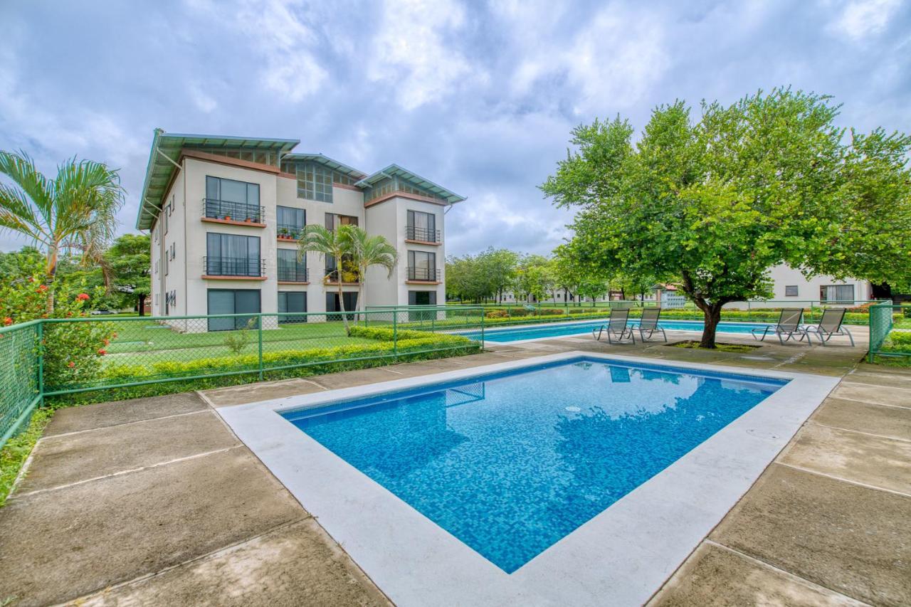 Golden Getaway Apartments Либерия Екстериор снимка