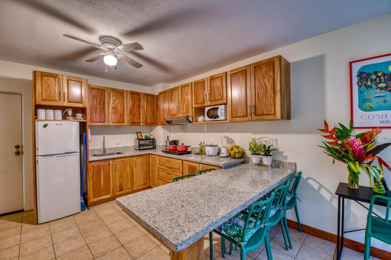Golden Getaway Apartments Либерия Екстериор снимка