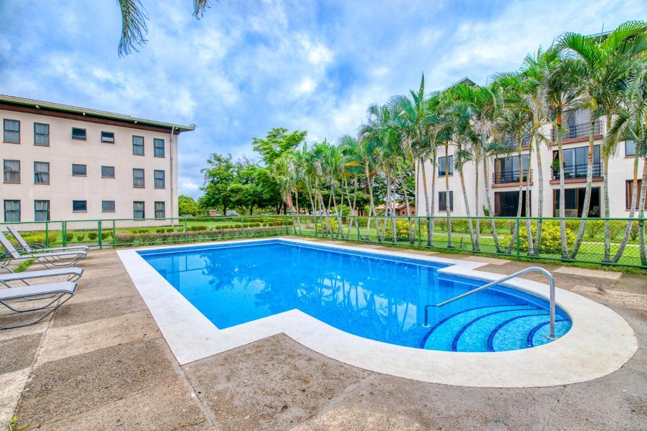 Golden Getaway Apartments Либерия Екстериор снимка